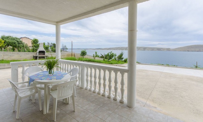 Vlasici Apartment | Apartments Tomo (13561-A2) - Vlasici - island Pag