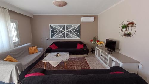 Veroia Apartment | Nature Retreat: Guest Rated 9.5, Pet & Child Friendly