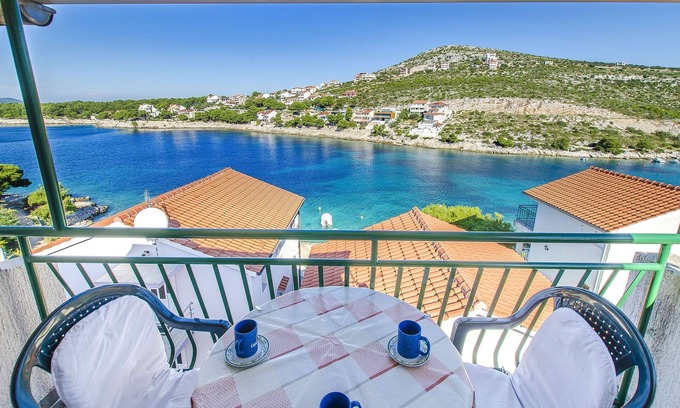 Primosten Burnji Apartment | Oceanfront Apartments Toni: Rated 10/10 for Family Stays