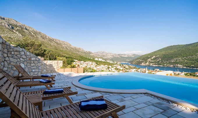 Mokosica Apartment | Relaxing Studio Apartment at Villa Arcadia with Hot Tub