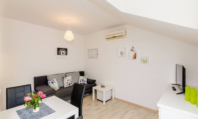 Zvekovica Apartment | Cozy Apartments Villa Key: One Bedroom with Balcony