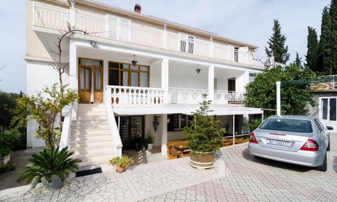 Trpanj Apartment | Spacious Villa Nikol Apartment with Terrace & Kitchen