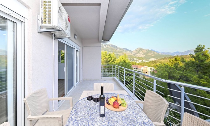 Sutomore Apartment | Oceanfront Apartments Wild Beauty in Sutomore with Kitchen