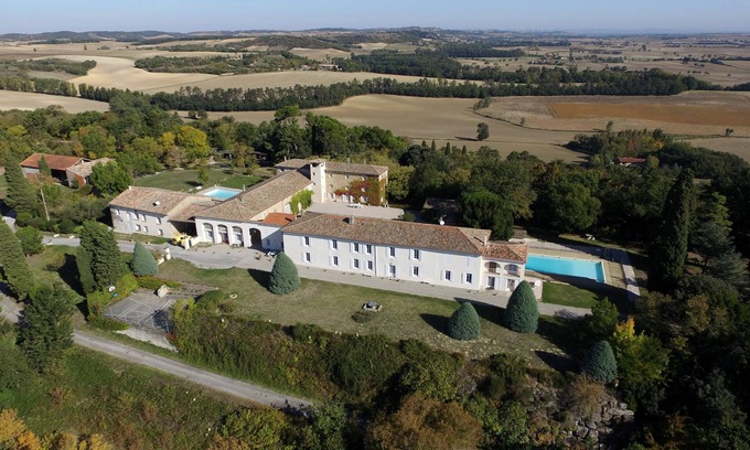 Airoux Apartment | Spacious 3-Bedroom Apartments with Pool and Tennis Access