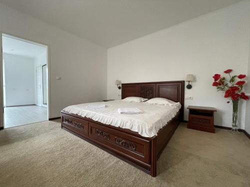 Solomjanskyj Apartment | Cozy Apartments with Kitchen and Garden, Rated 9.1/10