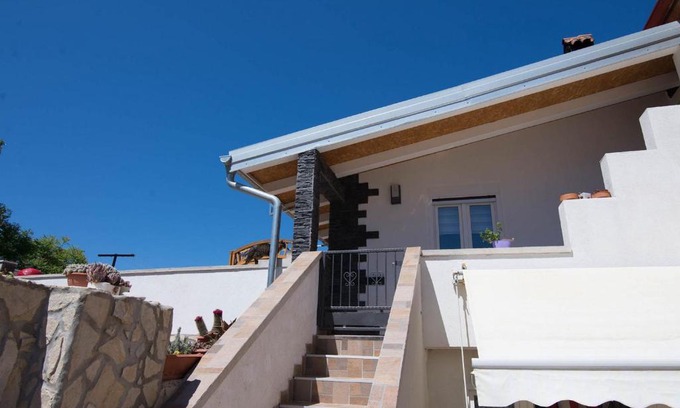 Veli Losinj Apartment | Convenient Apartments with Parking in Veli Losinj