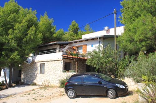 Rukavac Apartment | Pet-Friendly Apartments with Parking in Rukavac, Vis