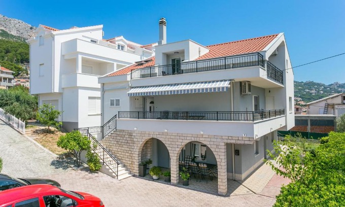 Solin Apartment | Family-Friendly Apartments with Parking in Solin, Split