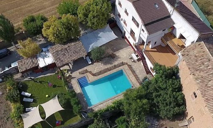 Graus Apartment | Inviting Apartments with Pool in the Scenic Pre-Pyrenees