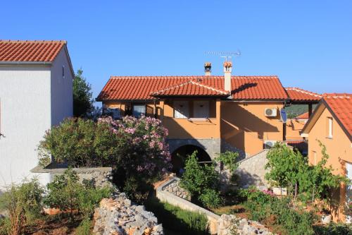 Ilovik Apartment | Comfortable Apartments with WiFi in Ilovik, Losinj