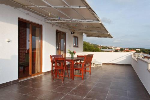 Seget Vranjica Apartment | Garden Oasis at Apartments Zeljko - Guest Rated 9.5/10