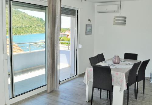Podglavica Apartment | Family-Friendly Retreat at Apartments Zora - Guest Rated 9.8