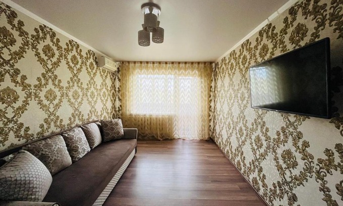 Karagandy Apartment | Comfortable Stay at Apartmenty na Lobody 27a with Breakfast