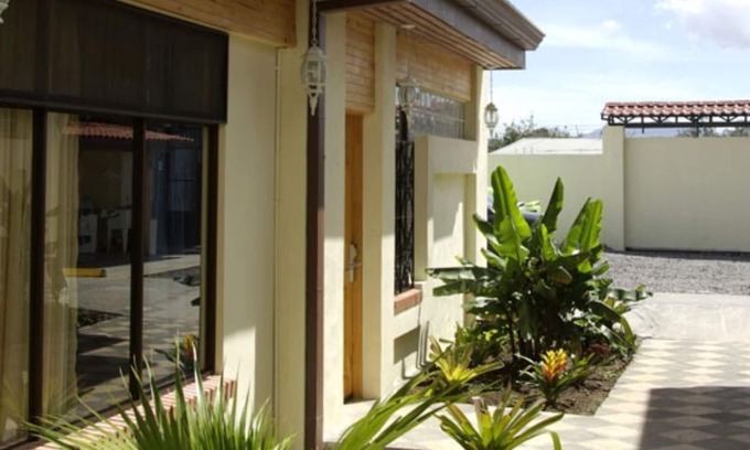 Guachipelin Apartment | Family-Friendly Apartotel Don Francisco with Spa Access