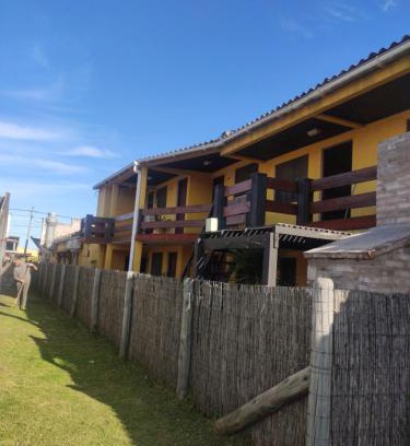Aguas Dulces Apartment | Inviting Oceanfront Stay at Aparts Complejo Arinos