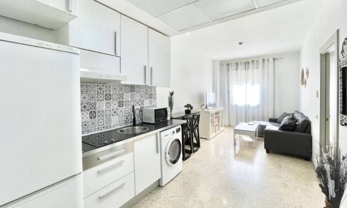 Bormujos Apartment | Apartsur® Piscina, Parking, Wifi y Mucho Mas!