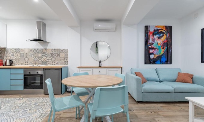 Montolivet Apartment | Child-Friendly ApartUP Ruzafa Vertical - 4-Star Comfort
