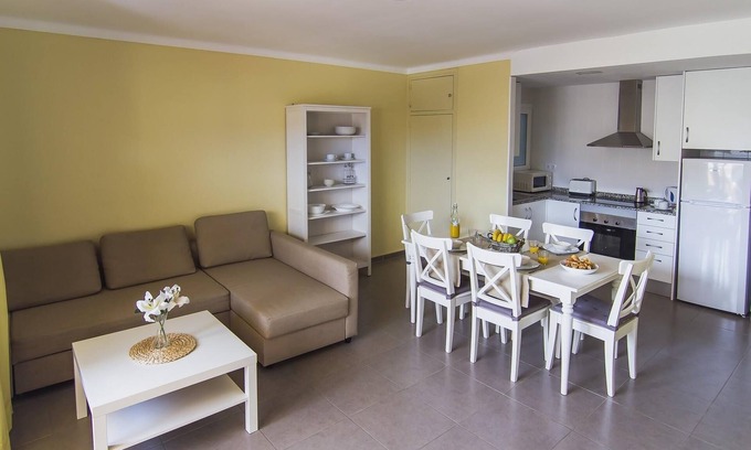 L'Estartit Apartment | AP Costas - Quijote: Family-Friendly with Pool & Spa