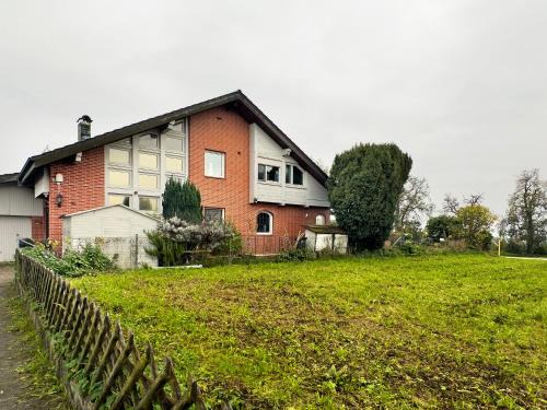 Ailingen Apartment | Budget-Friendly Ferienwohnung Apfelstübchen for Families