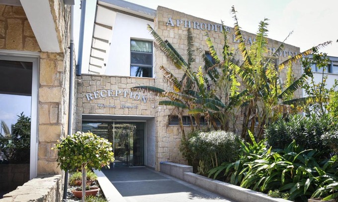 Neo Chorio Hotel | Beachfront Bliss at Aphrodite Beach Hotel - 9.2/10 Rated