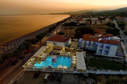 Vatera Hotel | Relax at Aphrodite Beach Hotel with Oceanfront Amenities