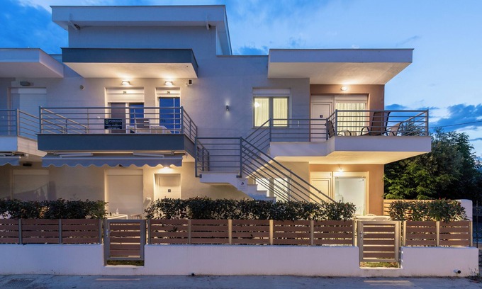 Paralia Ofryniou Resort | Inviting Aphrodite Residential Complex with Ocean View Amenities