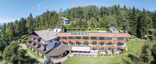 Soprabolzano Hotel | Experience APIPURA Hotel: Oceanfront Bliss with Spa Access