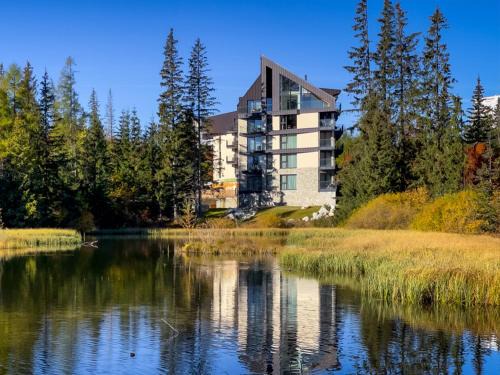 Strbske Pleso Apartment | Relax at APLEND Lake Resort with Hot Tub and Family Fun