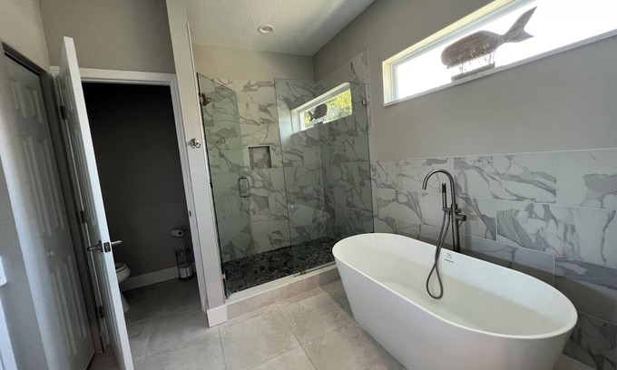 Apollo Beach House | Top-Rated Apollo Beach Gem with Spa & Pet-Friendly Options