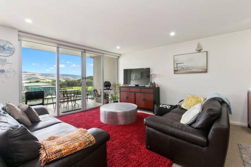 Apollo Bay Apartment | Beautiful Apollo Blue Pearl - Oceanfront & Free Wifi
