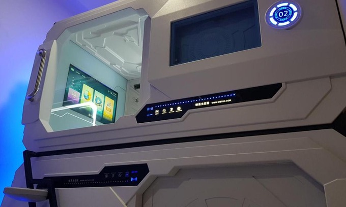 Ende Hotel | Budget-Friendly Apollo Capsule Hotel with Complimentary Breakfast