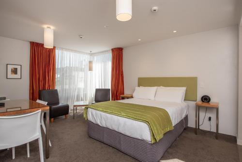 Wellington Hotel | Explore Apollo Lodge Motel: 4-Star Comfort & Accessibility