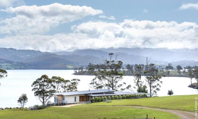North Bruny House | Enjoy Family-Friendly Comfort at Apollo's Rest Hotel