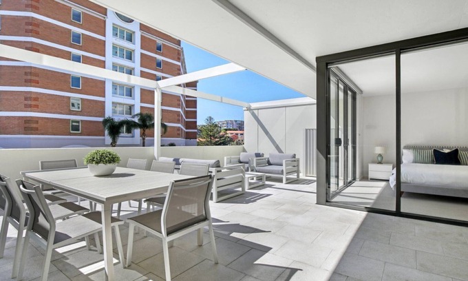 Terrigal Apartment | Apollo Hotel: Steps from the Beach with Oceanfront Views