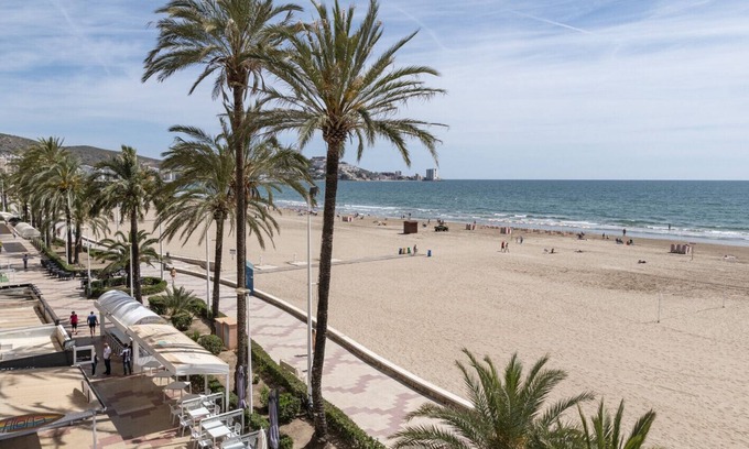 Cullera Apartment | Beautiful Ocean View Stay at APOLO - Rated 9/10!