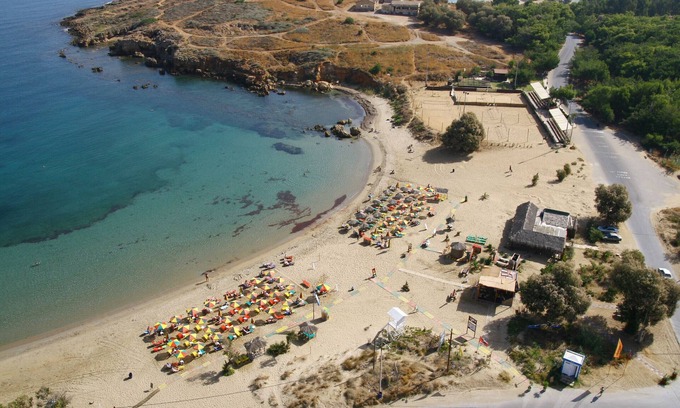 Daratsos House | Experience Oceanfront Bliss at Apostolis Beach House