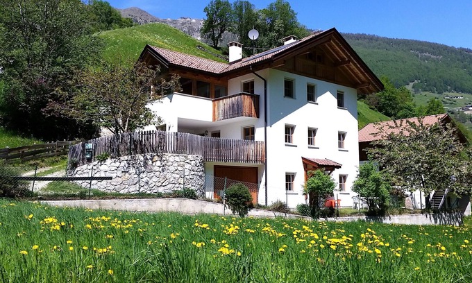 Meiern Apartment | Discover AUHAUS: Beautiful Apartment for Up to 5 Guests