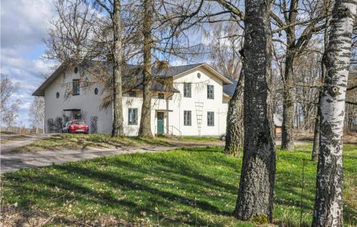 Kristinehamn Apartment | Pet-Friendly Retreat for Families: Your Ideal Getaway