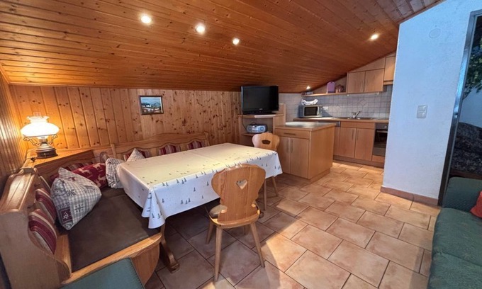 Dienten am Hochkoenig Apartment | Pet-Friendly 2-Bedroom Retreat at Haus Nelsen