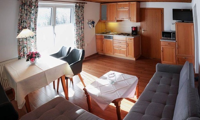 Faistenau Bed & Breakfast | Relax at App. 3 - Apartments Alpenblick with Ocean Views