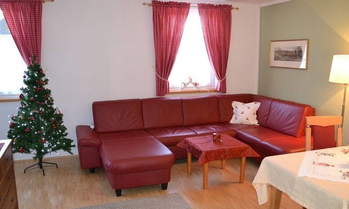 Faistenau Bed & Breakfast | Cozy Apartments Alpenblick: Family-Friendly & Breakfast Included