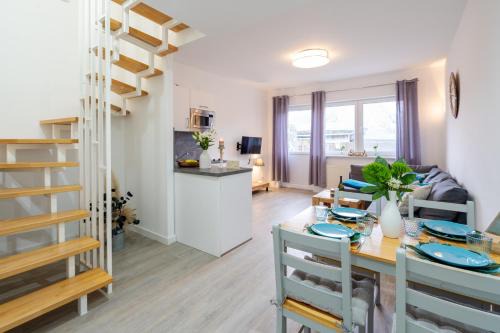Dranske Apartment | Cozy Bug Oasis: Oceanfront Retreat for Up to 7 Guests