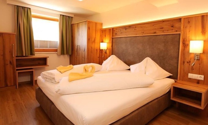Schildlehen Apartment | Comfortable 2-Bedroom Apartment with Kitchen at Hochkönig