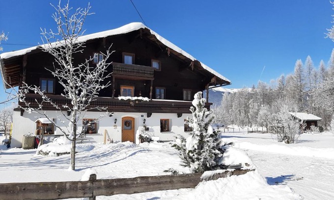 Bruck an der Grossglocknerstrasse Apartment | Family-Friendly Appartement Huebgut with Kitchen Amenities