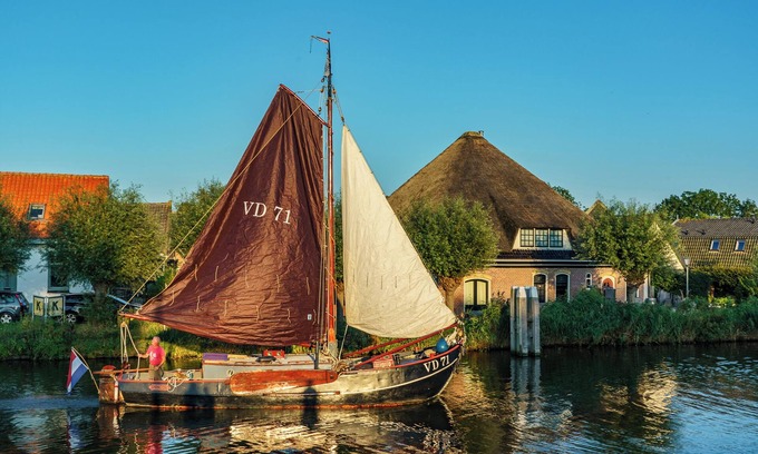 Schoorldam Apartment | Discover App. Avondzon: Spa Retreat Near Schoorl Beach