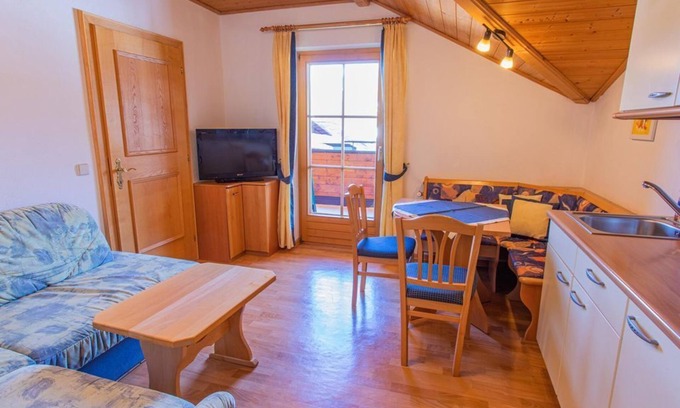 Ramsau am Dachstein Apartment | Comfortable 1 Bedroom Apartment at Landhaus Kirchgasser