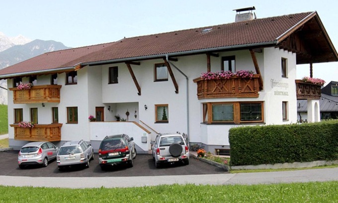 Oberperfuss Apartment | Cozy 2-Bedroom Retreat at Studlerhof Hörtnagl with Spa