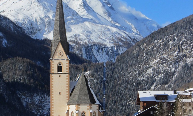 Heiligenblut Apartment | Deluxe Apartment with Balcony and Glockner View Awaits