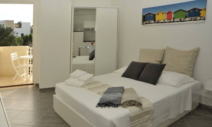 Otranto Apartment | Modern App. "PORTO RUSSO" - Guest Rated 9.4 with Breakfast