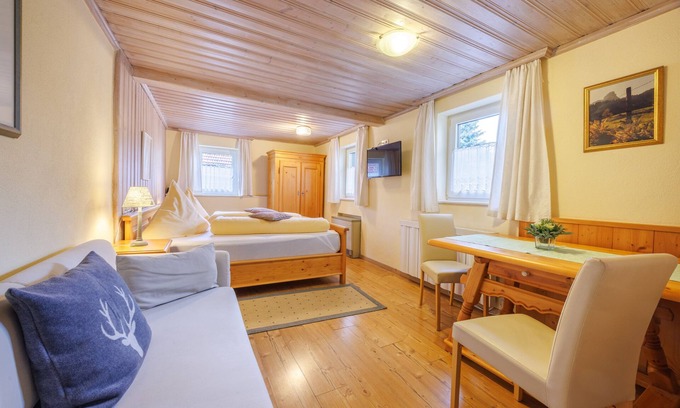 Ruhpolding Apartment | Cozy App. Reifelberg: Ideal for Couples with Kitchen & WiFi